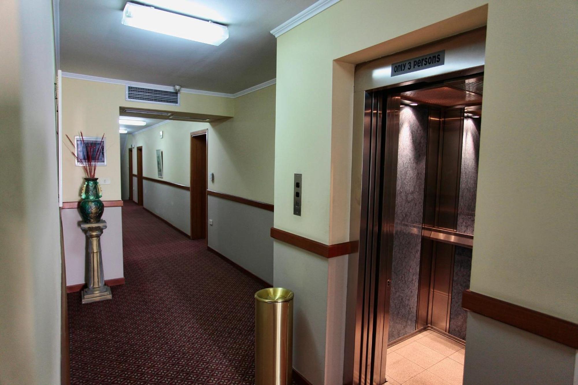 Hotel Regency Корча Екстер'єр фото