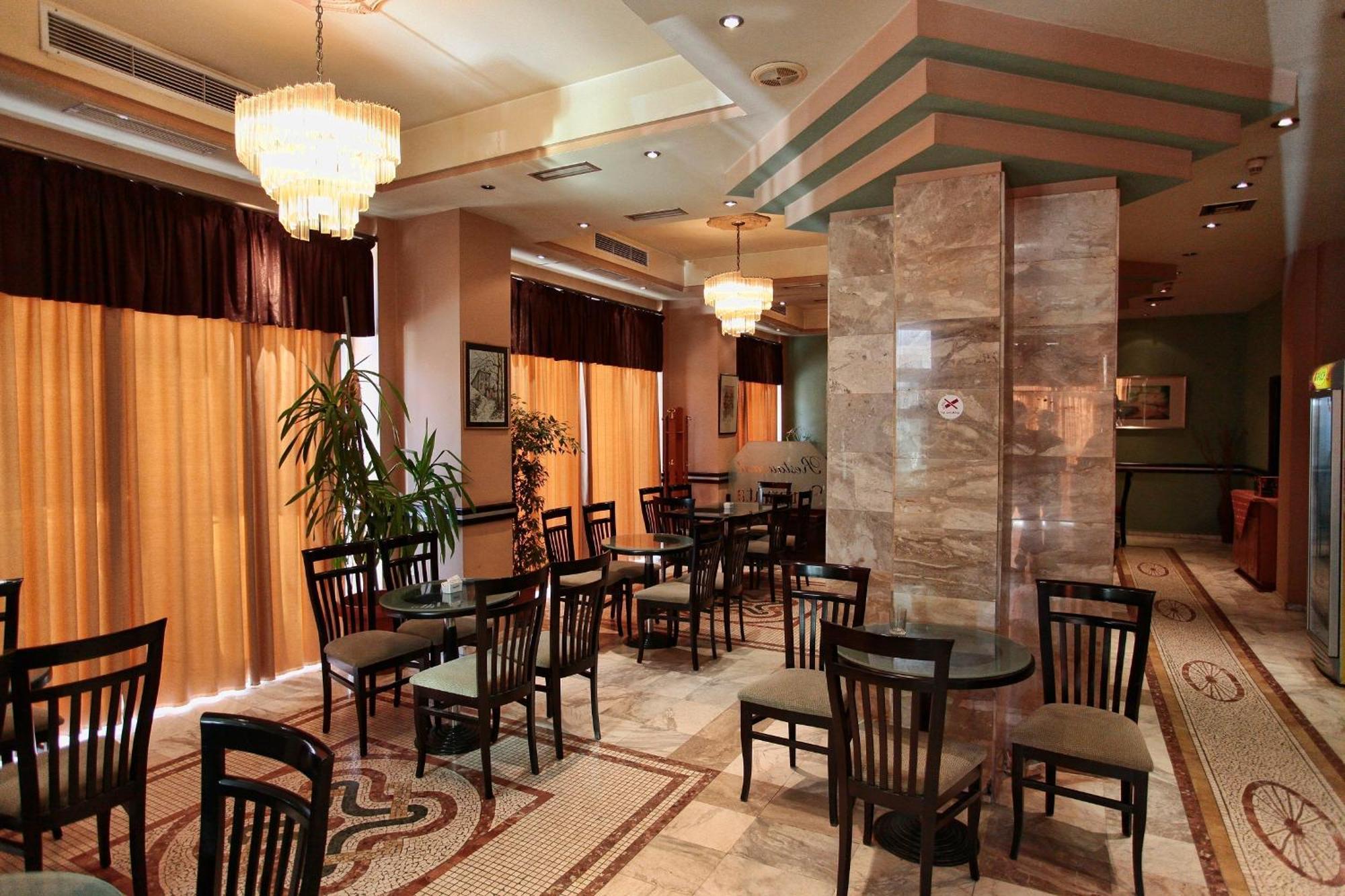 Hotel Regency Корча Екстер'єр фото