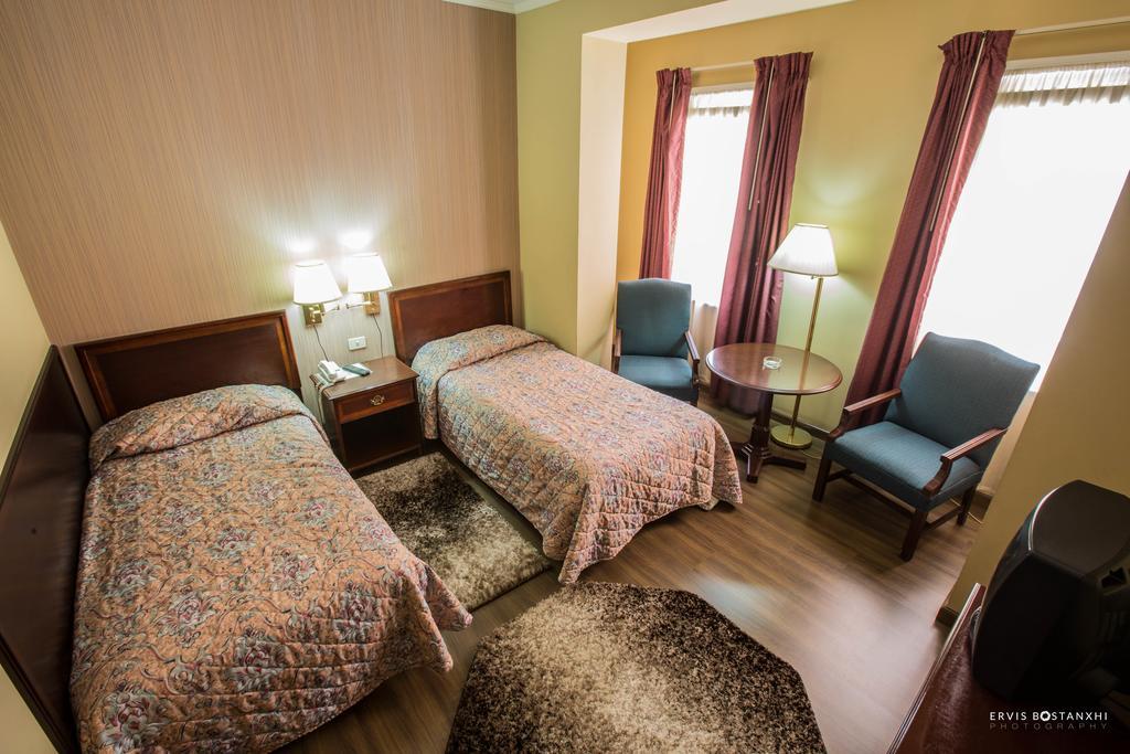 Hotel Regency Корча Екстер'єр фото