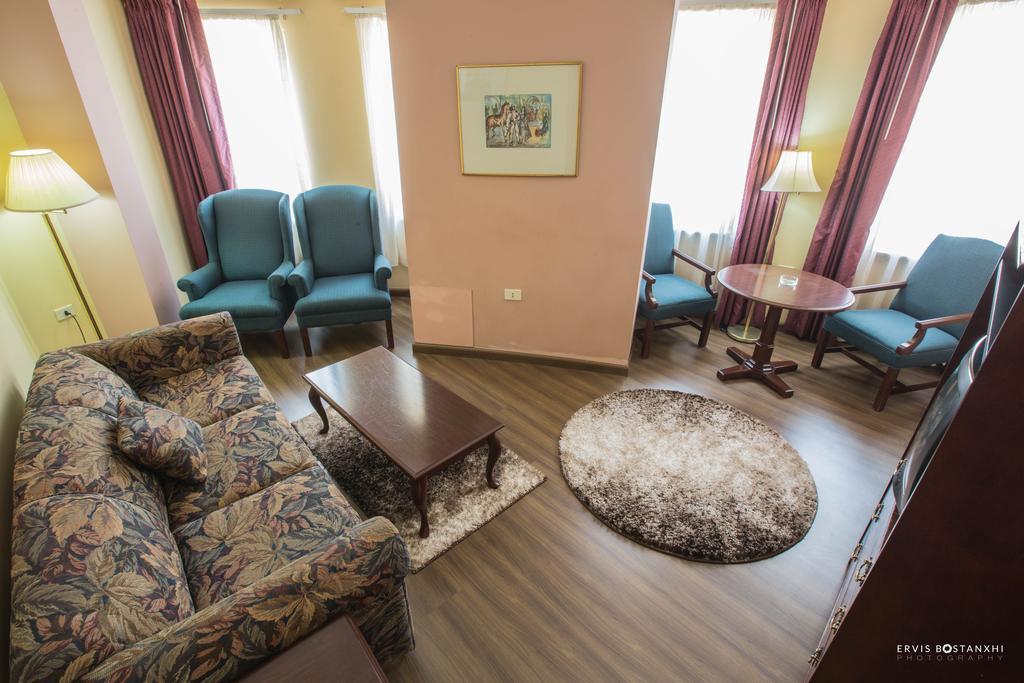 Hotel Regency Корча Екстер'єр фото
